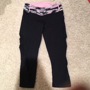Lululemon cropped yoga pants!